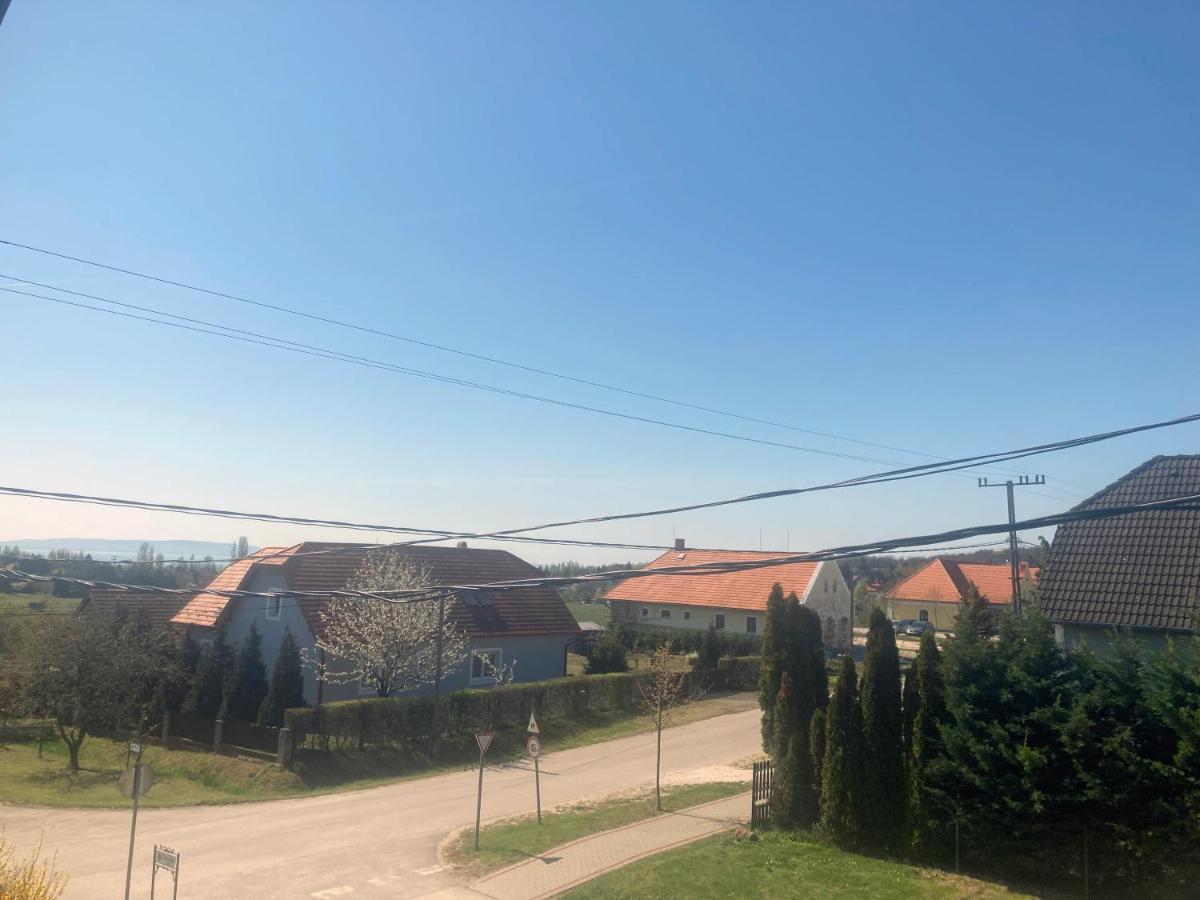Karadi Apartman Занка Екстер'єр фото