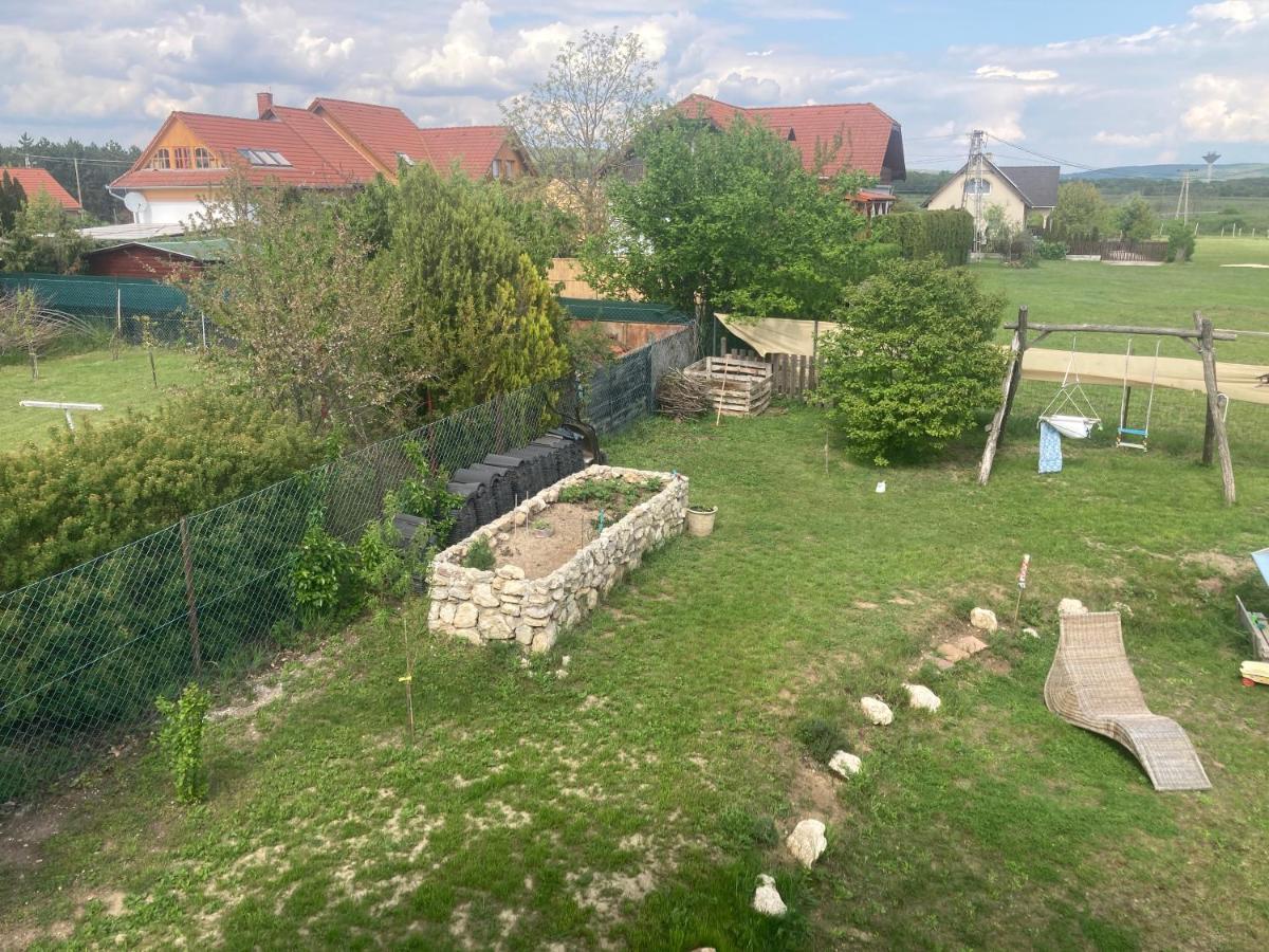 Karadi Apartman Занка Екстер'єр фото